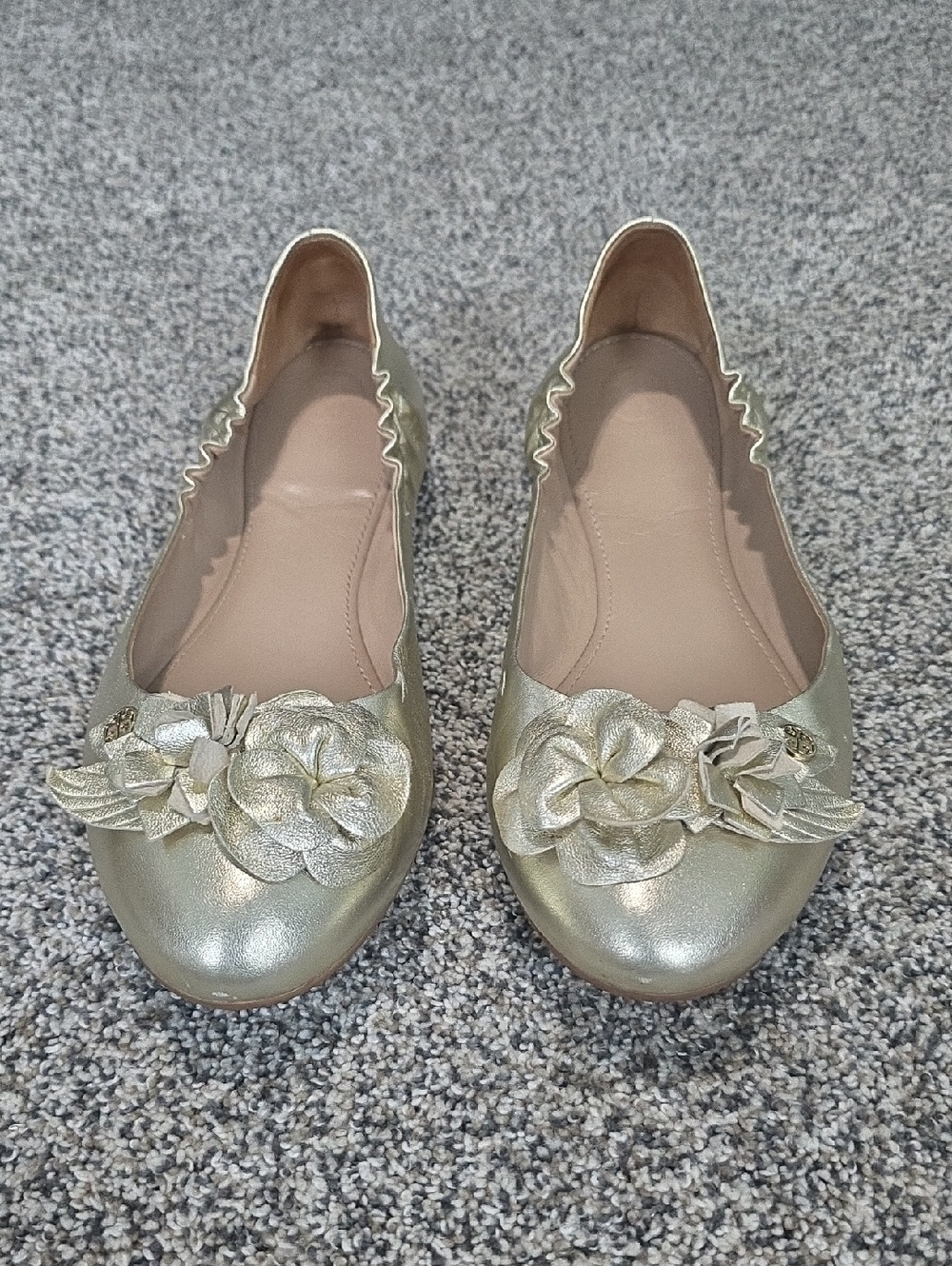 Tory Burch Blossom Floral Gold Metallic Ballet Flats Size 10.5 - Picture 3 of 7